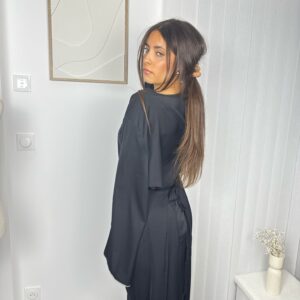 Robe Astraya noire avec détails en strass