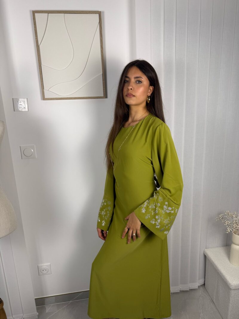 Abaya Altira verte avec détails en strass