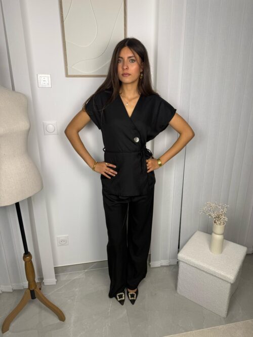 Ensemble Alma noir : blouse manche courte et pantalon Ensemble Alma noir : blouse manche courte et pantalon