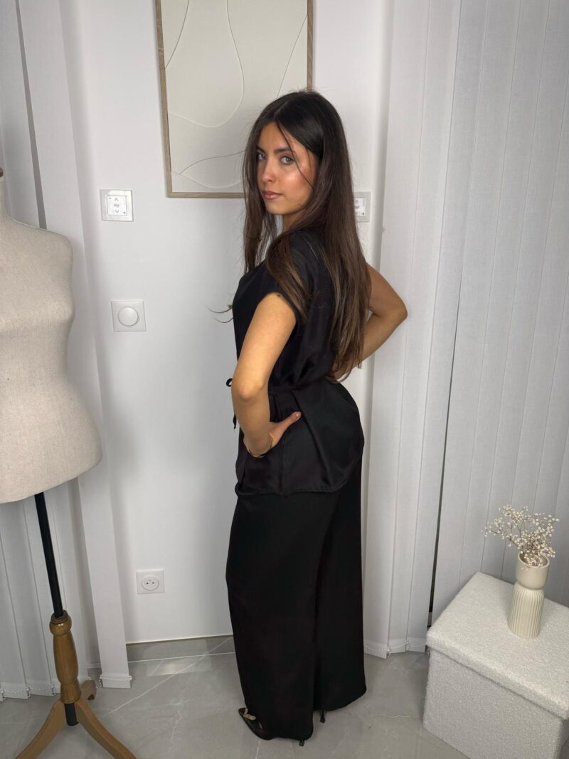 Ensemble Alma noir : blouse manche courte et pantalon