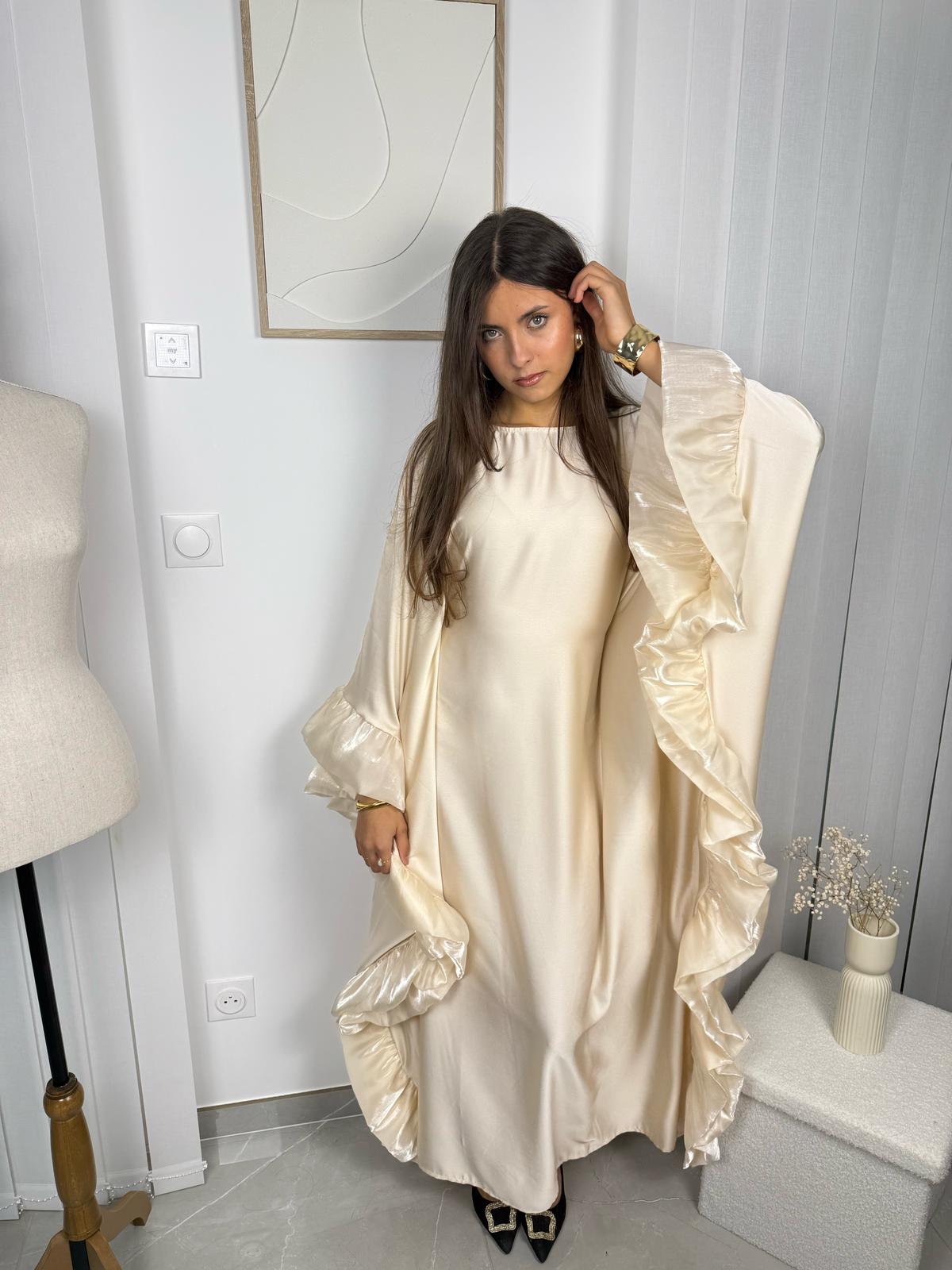 Abaya Amaïa beige avec manche chauve-souris