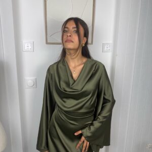 Robe Naya vert olive buste drapé