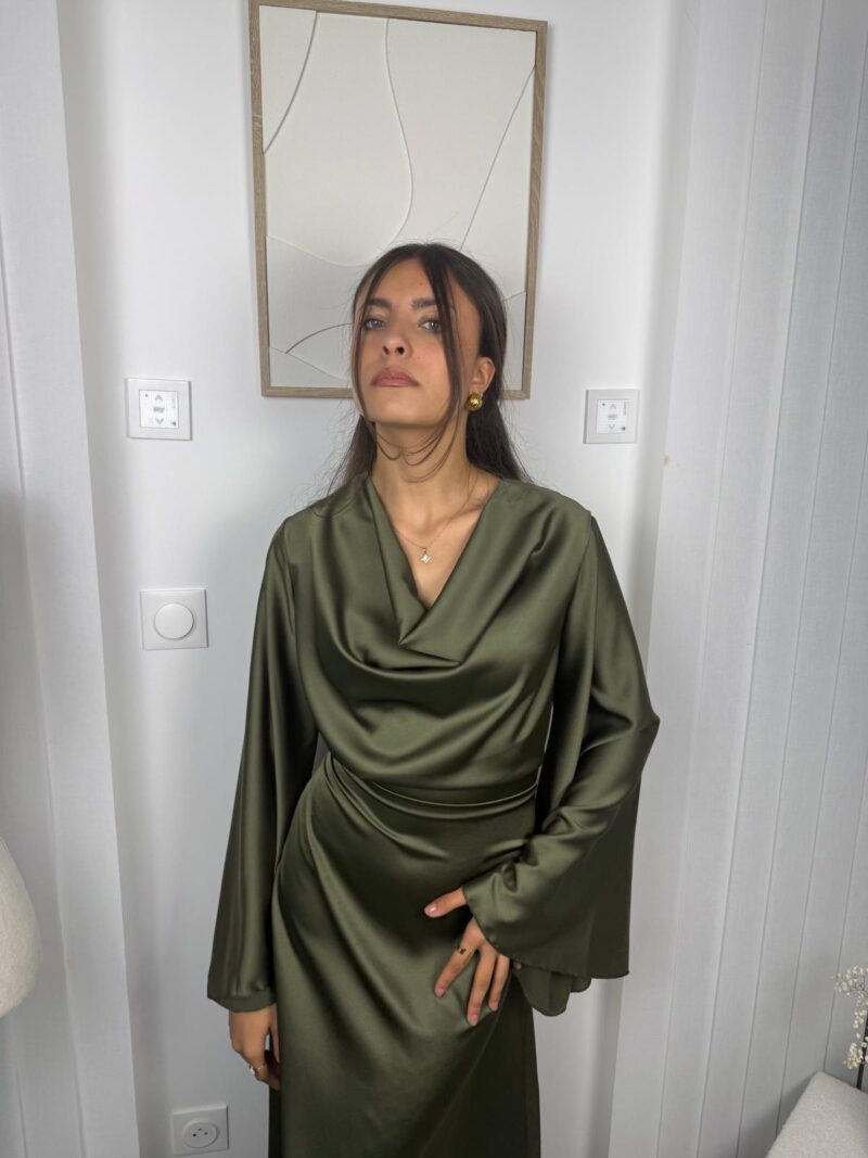 Robe Naya vert olive buste drapé